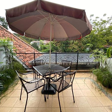 La Nostalgie Boutique Guest House Bandung Eksteriør bilde