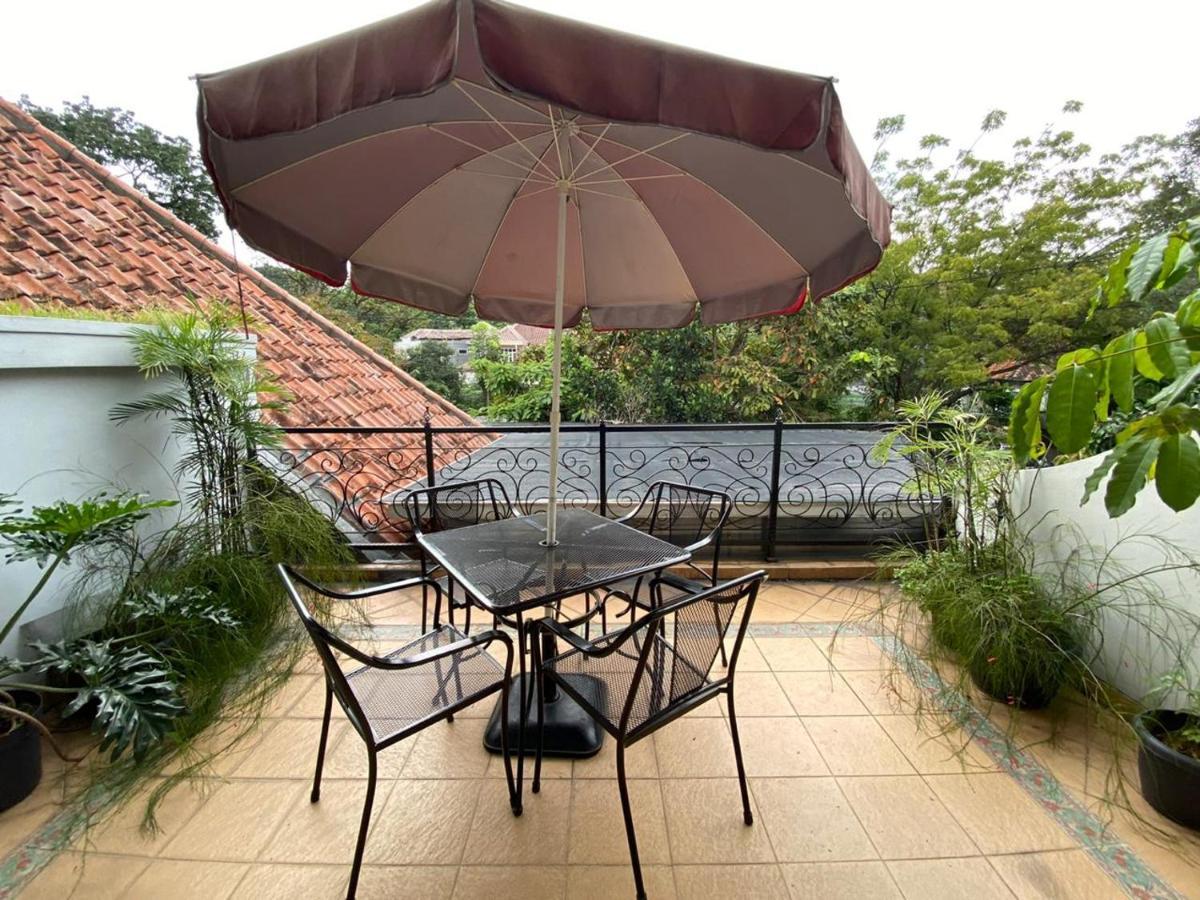 La Nostalgie Boutique Guest House Bandung Eksteriør bilde