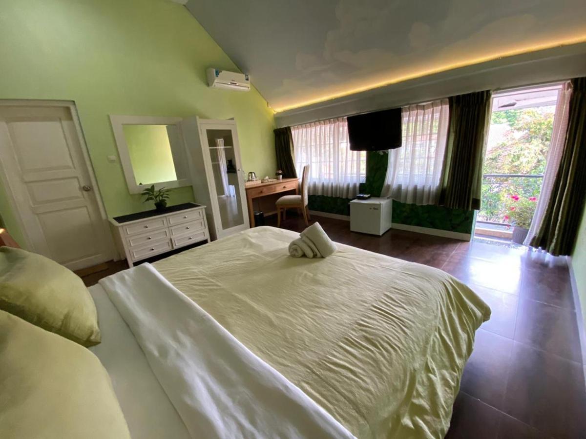 La Nostalgie Boutique Guest House Bandung Eksteriør bilde