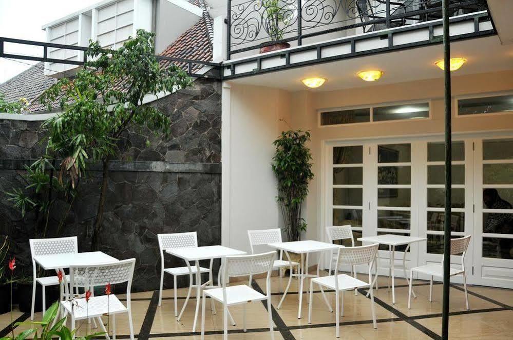 La Nostalgie Boutique Guest House Bandung Eksteriør bilde